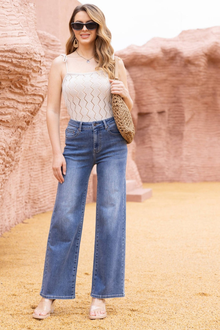 Clara's Jeans: Mid Wash - The Daisy Chain