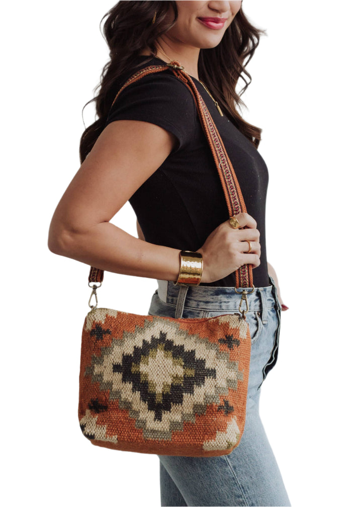 Naturalesa Crossbody