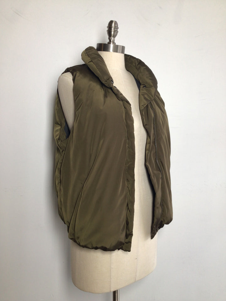 Collared Puffer Vest - Large