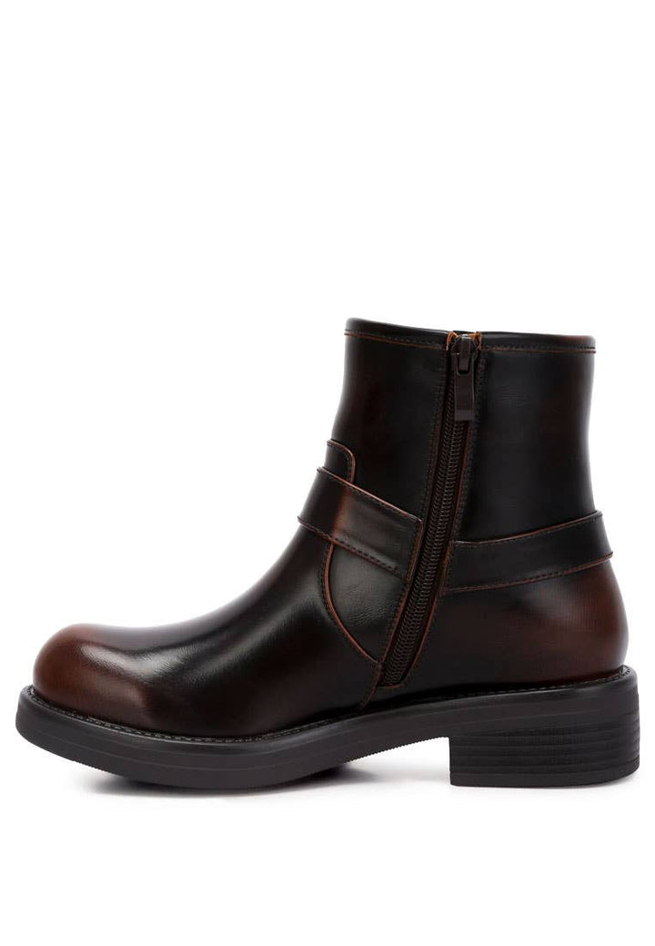 Allux Boot - The Daisy Chain