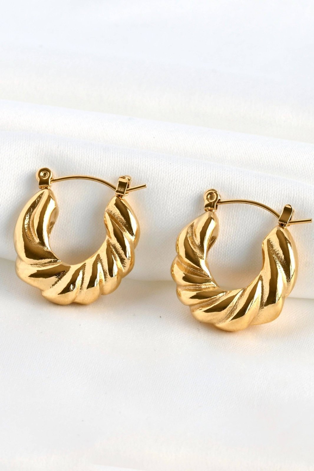 Chunky Croissant Hoops - The Daisy Chain