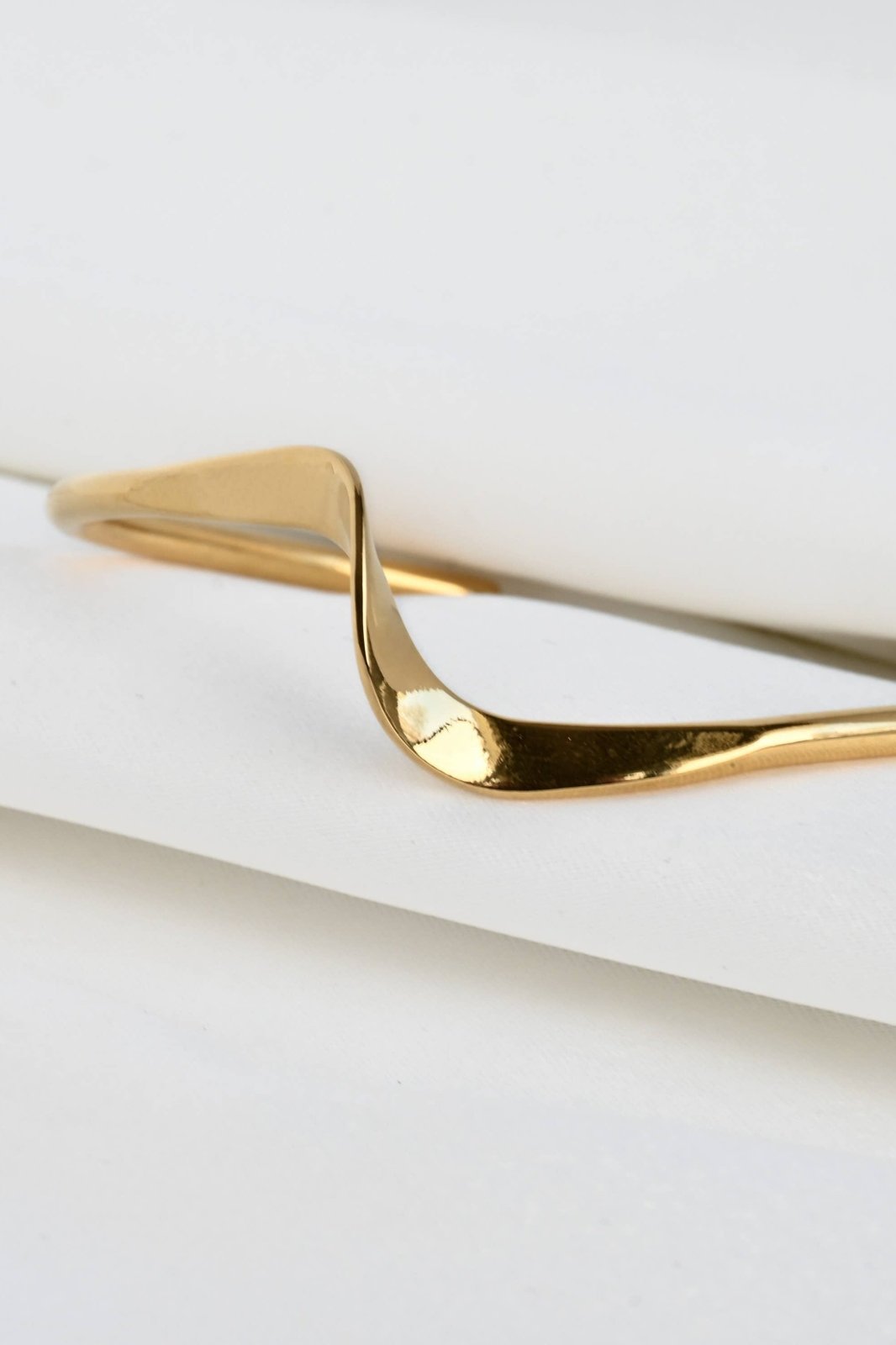 Sculptural Twist Cuff - The Daisy Chain