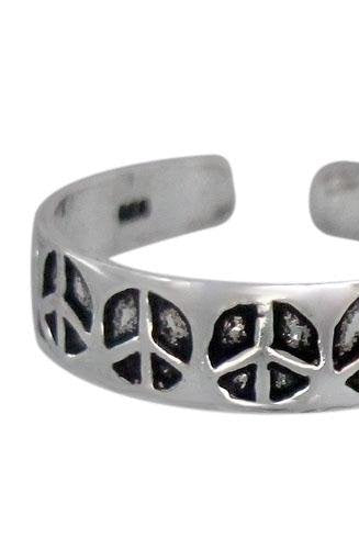 Peace Sign Toe Ring %Women's Clothing Boutique Collingwood% Toe Ring 