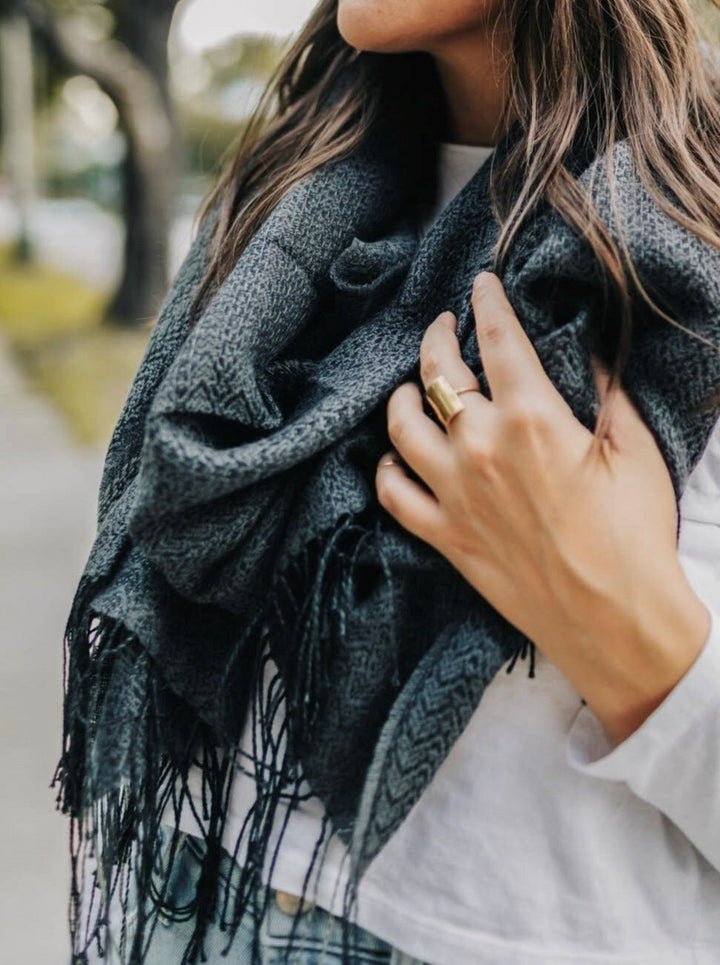 Alpacasilk Wrap - Obsidian - The Daisy Chain